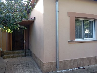 Proprietar vând casă cu713m teren in Calea Lipovei pe str ion Roată nr51 cu 4camere 2 bai și 2 bucătari camera tehnica, cămară și garaj
