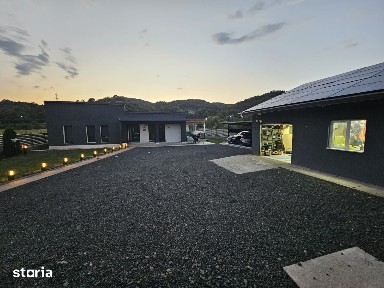 O casă superbă, construită pentru confort, eleganță și stil de viață