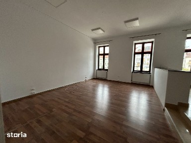 Spatiu ultra central pentru birouri