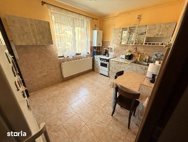 Apartament cu 2 camere+garaj De Vanzare in Floresti
