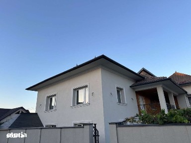 Casa tip duplex zona Clinică Hereditas