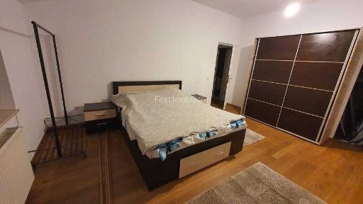Vila individuala spatioasa,3 camere,2 bai,curte 580 mp