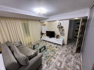 Apartament cu 3 camere - LA CHEIE!