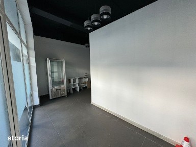 Spatiu comercial, parter, 90 mp utili, vitrina, preluare chiriasi, Dam