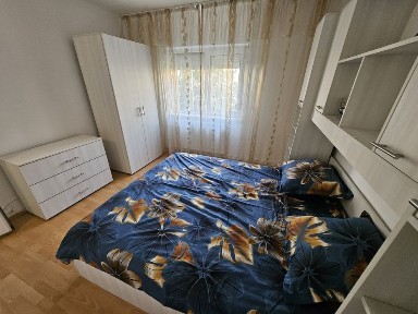 Apartament 2 camere în 1 Mai de închiriat