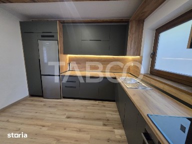 Casa de vacanta noua de vanzare 278 mp curte 855mp Valea Avrigului