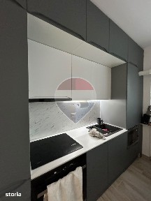 Apartament cu 3 camere de închiriat în zona Central