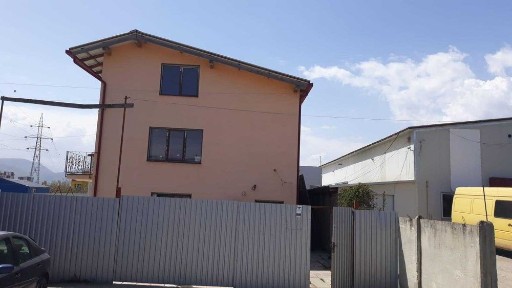 Casa de inchiriat (etaj) 128 mp +teren -Lanii 49 Brasov