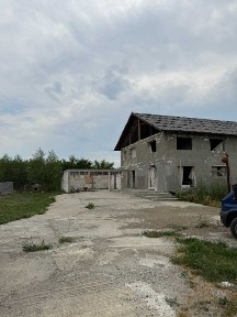 Teren 2.607 mp și casă P+1 cu acces direct din DN15 Calea Romanului (Girov)