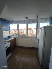 Apartament 3 camere, zona Sensul Vechi