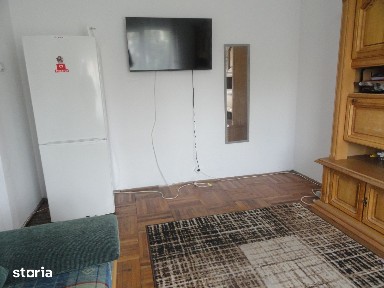 Garsoniera decomandata, etaj 1, zona centrala - Piata Mihai Viteazu
