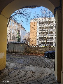 DE VÂNZARE - Spațiu la demisol, în centrul orașului