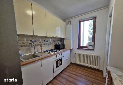 Apartament 2 camere, etaj 2, parcare, zona Mercur