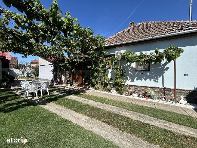 Vand casa,pretabil 2 familii,stare deosebita,st.922 mp.Zadareni-Bodrog
