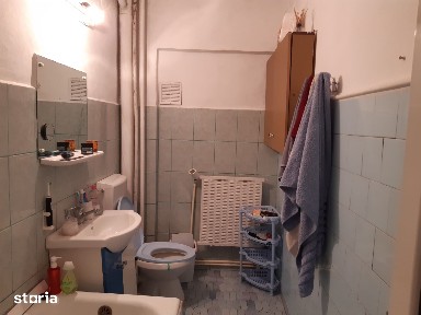 Apartament 2 camere decomandat etaj 1 Centru Iasi Podul de Fier