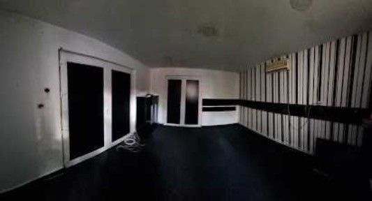 vand casa pe str. Marasesti nr 40 teren aferent 345 m 2,sau inchiriez 500 €/luna, inclusiv cladirea dezafectata din dreapta portii, ultima poza