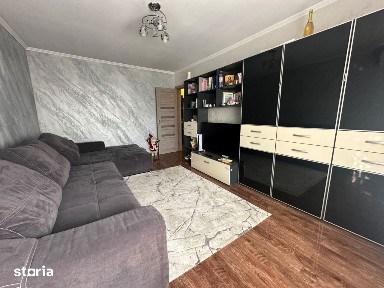 Apartament 2 camere decomandat, zona Buzaului.