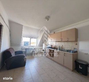 Apartament cu 3 camere de vanzare, centrala proprie, zona Lipovei