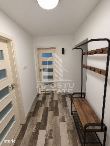 Apartament de vanzare cu 3 camere, 2 bai, zona Soarelui