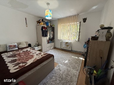 Apartament cu 3 camere, decomandat, parter - Baba Dochia
