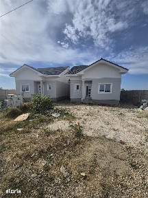 Duplex despartit prin baie - zona foarte buna - posibilitate mansardar