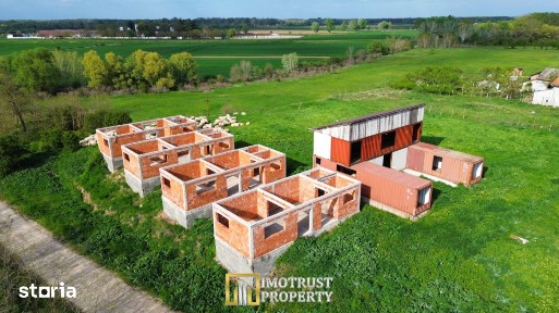 Case individuale în stadiu de roșu la 8Km de Arad -Loc Calugareni