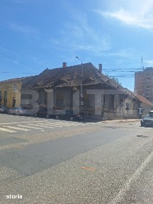 Casa ultracentrala - oportunitate rara de investitie cu potential mu