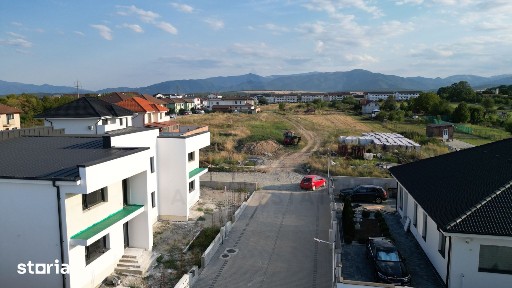 DIRECT DEZVOLTATOR ! Casa tip cvadruplex, 4 camere 110 mp utili