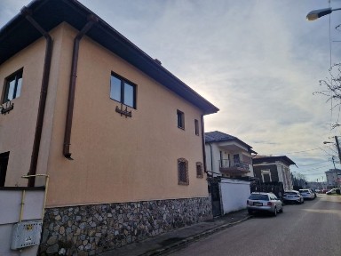 Casă de vânzare - zonă centrală Ploiești, Strada Arcași