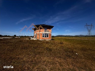 Vila la rosu cu 14 ari teren, Coltau, zona primariei