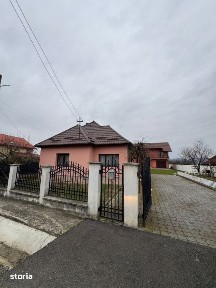 Casa cocheta in Lapusel, zona linistita - 70 mp, teren 4,5 ari.