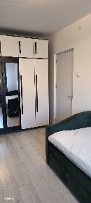 Proprietar, închiriez apartament