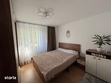 Vand apartament 3 camere independentei