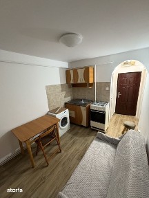 Garsonieră de închiriat - Piața Nicolina, 23 mp, centrală proprie