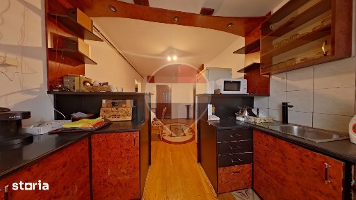 Apartament cu 3 camere de închiriat în zona Zorilor