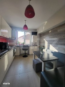 Apartament de 3 camere, 78 mp, zona Centru