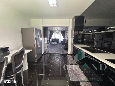 Casa de inchiriat 4 camere, Floresti