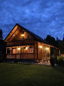 Casă de vacanță, cabană de vânzare pe Valea Bistrei in zonă liniștită cu panoramă deosebită