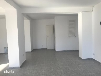 Spațiu comercial stradal de închiriat, 50 mp,Oituz 77/2 locuri parcare