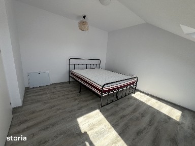 Casă nouă de închiriat - 5 camere, tip înșiruit, zona Cristian