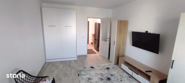 Garsonieră de închiriat, etaj 7, bloc turn I1 la flori, str. Brailei
