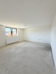 Casa de vanzare - renovata, semifinisata, Str. Livezilor 8, Carei