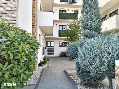 Apartament cu 3 camere si curte de vanzare