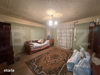 Casa 80 mp, teren 2717 mp intravilan, zona Branisca