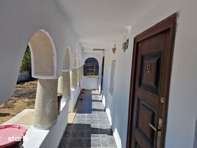 Vând ccasa in satul raznic oghean la 25 de km de craiova