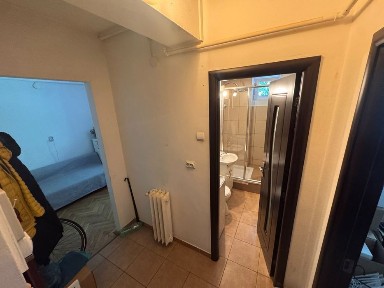 Garsonieră 44 mp decomandată | Calea București | mobilată & utilată complet | balcon vedere pădure