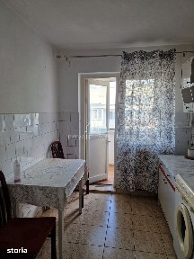 Apartament 3 camere De Inchiriat, Zona 7 Noiembrie, langa Piata/Profi
