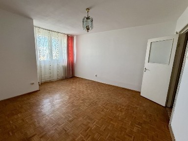 Garsoniera zona Piata Hermes, etaj intermediar, Gheorgheni