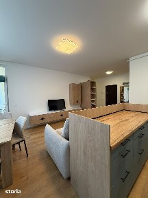 Apartament 3 camere, 2 bai, balcon, etaj intermediar, parcare