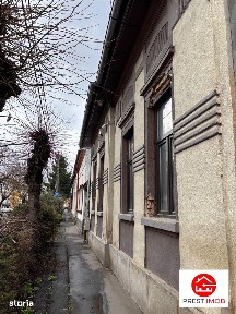 Casa de vanzare